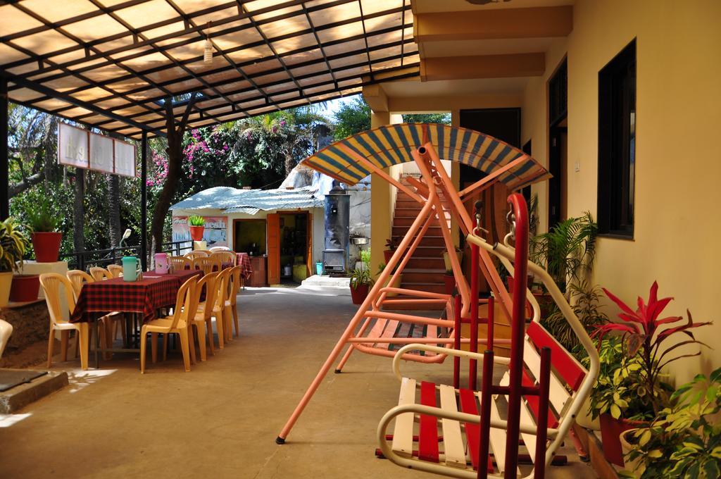 Hotel Oasis 아부 산 외부 사진