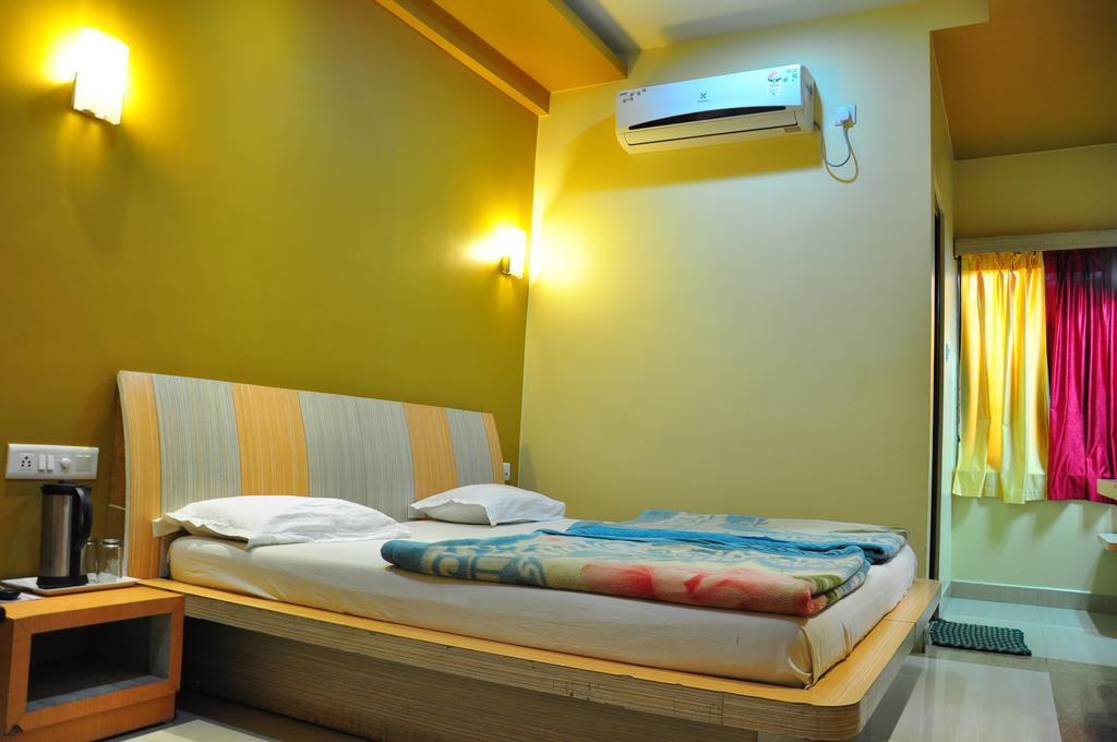 Hotel Oasis 아부 산 외부 사진