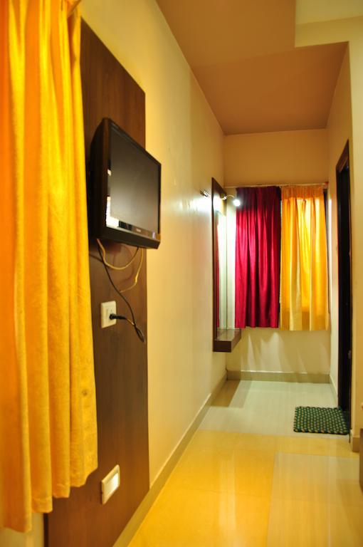 Hotel Oasis 아부 산 외부 사진